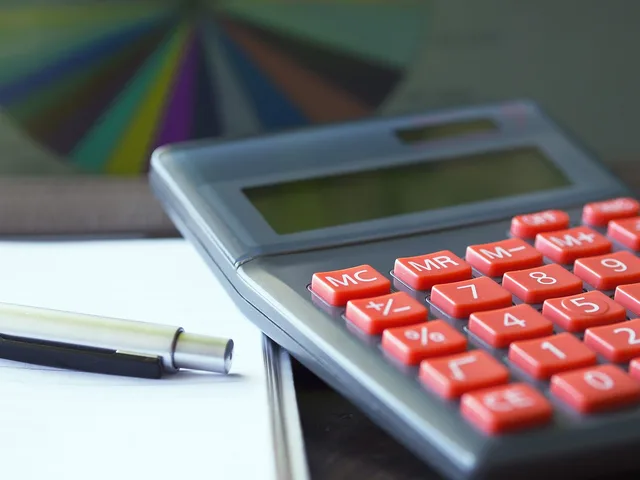 calculator, calculation, assurance, finances, accounting, pen, investment, desk, work, taxes, business, statistics, calculator, calculator, calculator, calculator, calculator, accounting, accounting, accounting, taxes, taxes. SCB och MMS: källor för räckviddsdata om svenska målgrupper